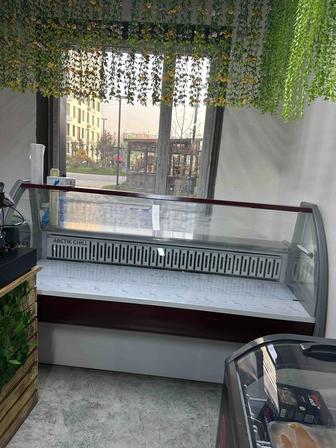 Витринный холодильник для мясо,молочка,овощи