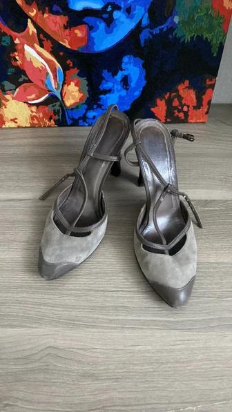Продам женские туфли