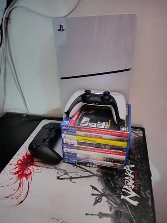 Продам Playstation 5 cfi 2000 с играми, на гарантии с двумя джойстиками.