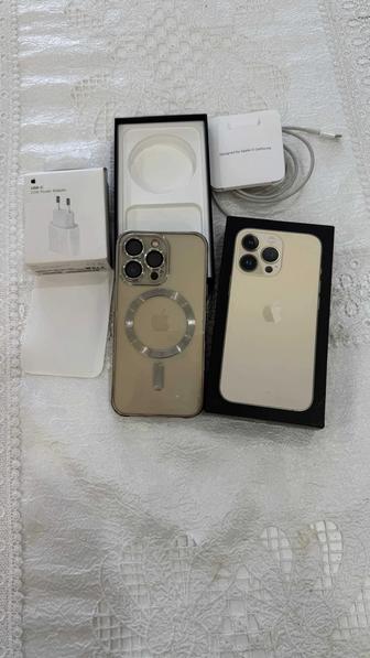 Продам Айфон 13 pro max в отличном состоянии ( память256 гб)