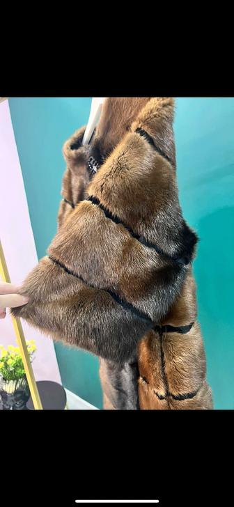 Норковая шуба коричневого цвета