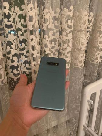 Продаю Samsung s10e 128 ГБ