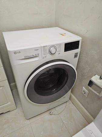 Стиральная машина LG, белая, 7 кг. F2J6S0W
