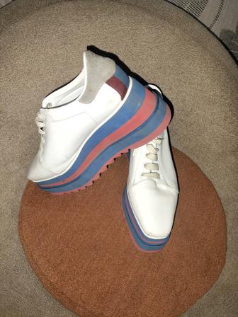 Брендовые кроссы на платформе.. Италия.