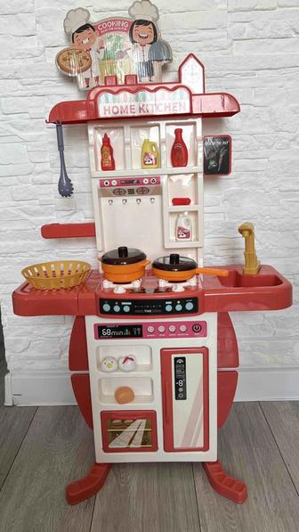 Игровая кухня детская со звуковым эффектом и посудкой