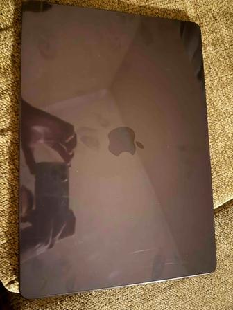 MacBook Air 15 2023, чип M2
8 ГБ ОЗУ / 512 ГБ SSD