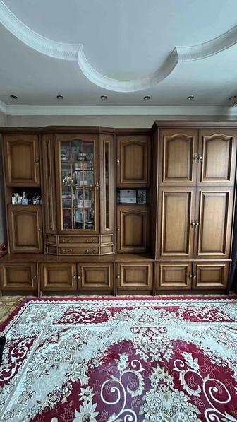 Продам стенку и стол со стульями