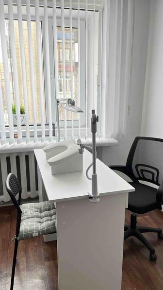 Сдается в аренду стол для маникюра