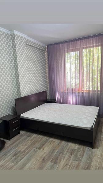 Продается спальный гарнитур с матрасом
