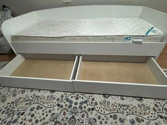 Односпальная кровать