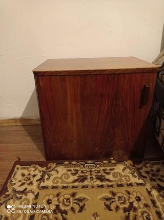 Продам небольшую тумбочку.