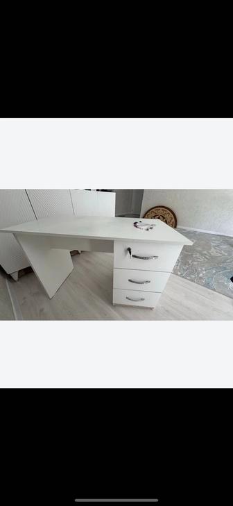 Продам стол