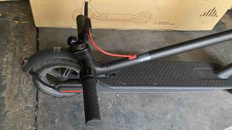 Электросамокат Xiaomi Milia Smart
Electric Scooter Pro M365