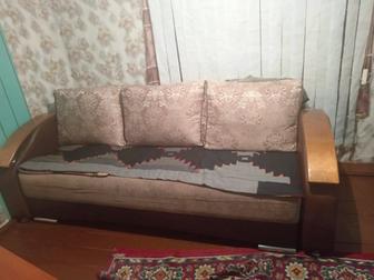 Диван продам