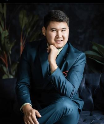 Ведущий showman
