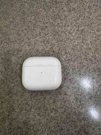 Продам кейс от наушников Airpods