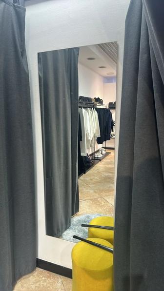 Настенное зеркало