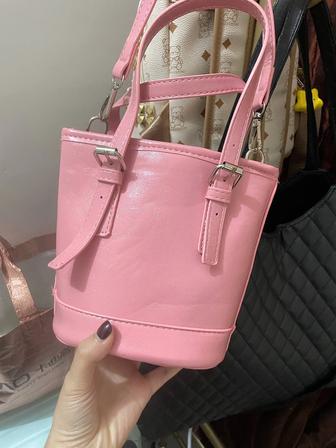 Сумочка розовая