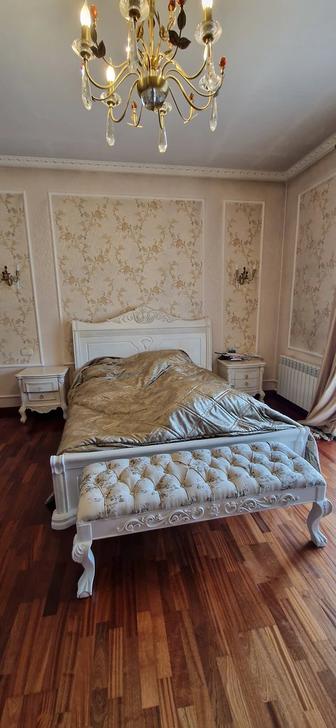 Кровать, тумбы, трюмо, оттоманка, дерево. Бу в хорошем состоянии