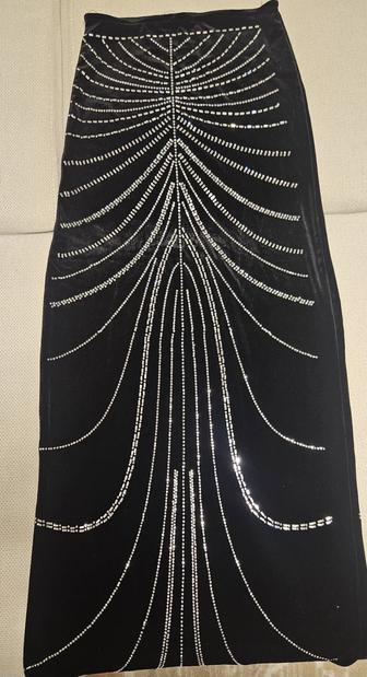 Юбка новая, длинная, в стразах