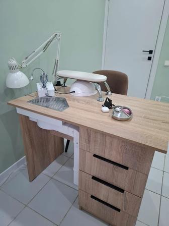 Стол маникюрный