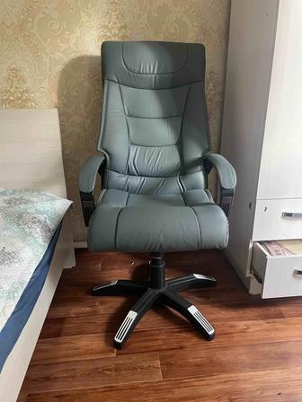 Продам кресло офисное