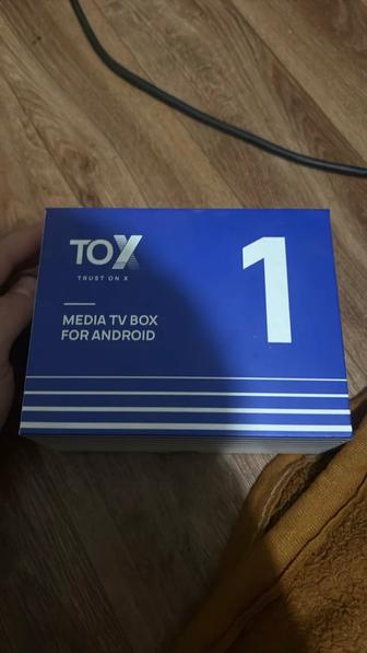 Приставка TOX1 4/32gb