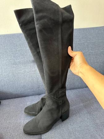 Срочно продам весенние женские сапоги