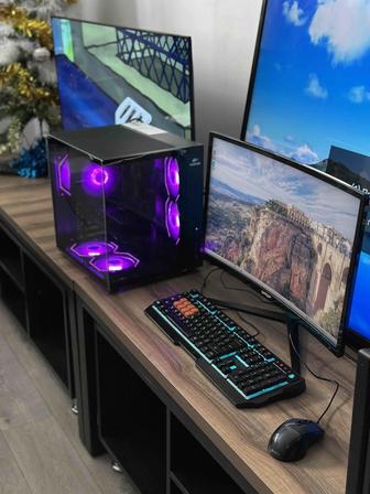 Игровой сетап Системный блок, монитор, клавиатура и мышь