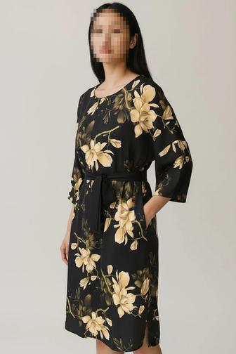 Продам платье с красивым цветочным принтом, размер L