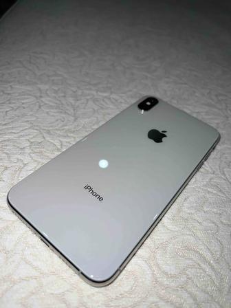 Продам IPhone XS Max