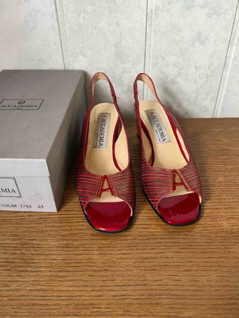 Продам итальянские туфли Accademia р41