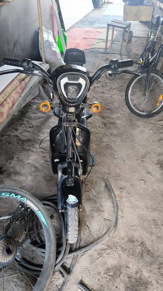 Срочно продам электро скутер