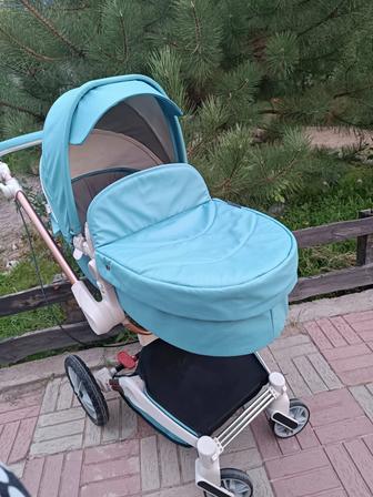 Продам коляску Hot mom