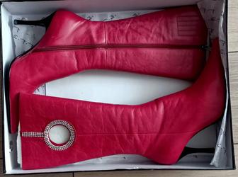 Женские сапоги