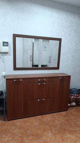 Продам комод-обувницу с зеркалом