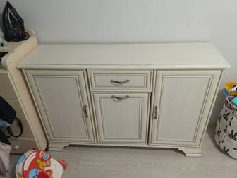 Продам комод с зеркалом