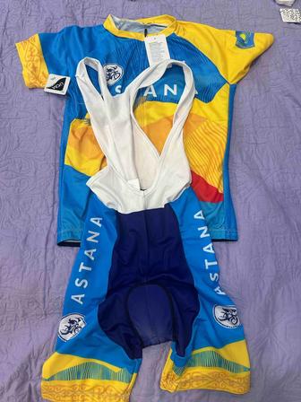 Продам велоформу новую на 10-12 лет летнюю и зимнюю