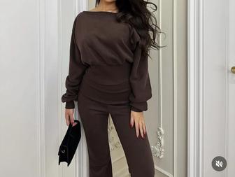 Женский костюм