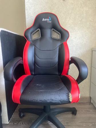 Кресло для компьютерных игр