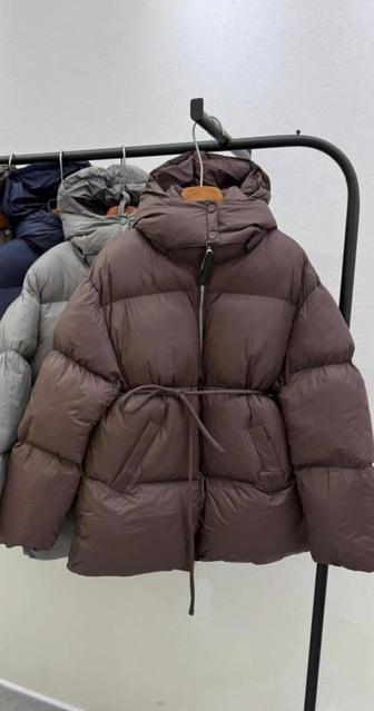 Продам куртку новую