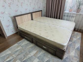 Две кровати с матрасами и ящиками