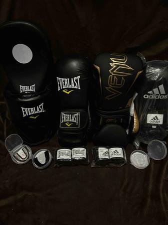 Боксерские перчатки мма черепашка бинт капа лапа шлем