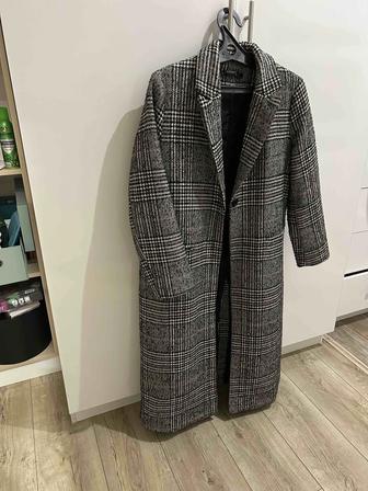 Отдам пальто. Черное maxmara
