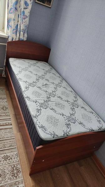 Продам кровать б.у. с матрасом, размер 85/190.