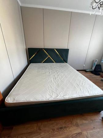 Продам кровать