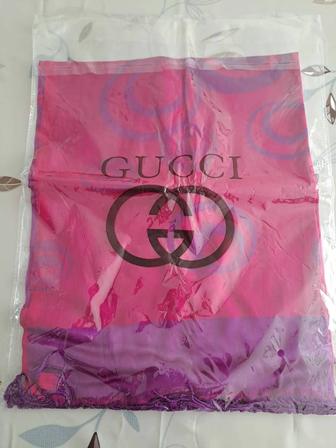 Продается платок шарф палантин Гуччи , новый