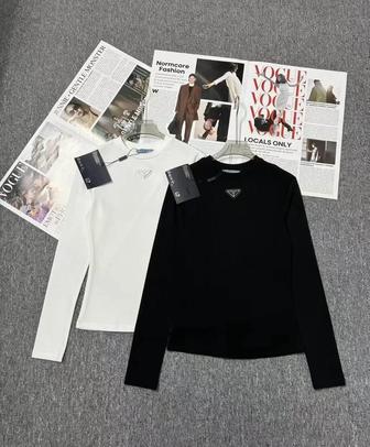 Продам кофту Prada