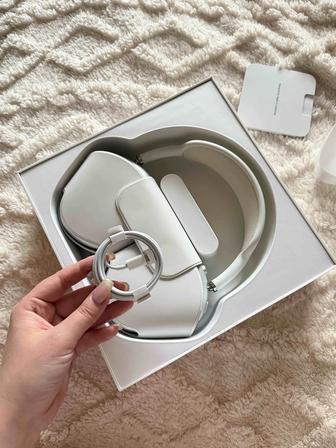 Продам AirPods Max серебристо-белые