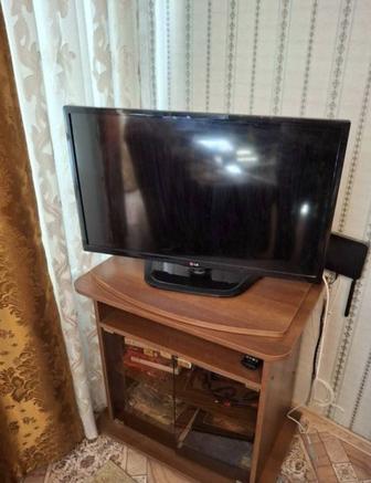 Тумбочка под телевизор LG ,б/у